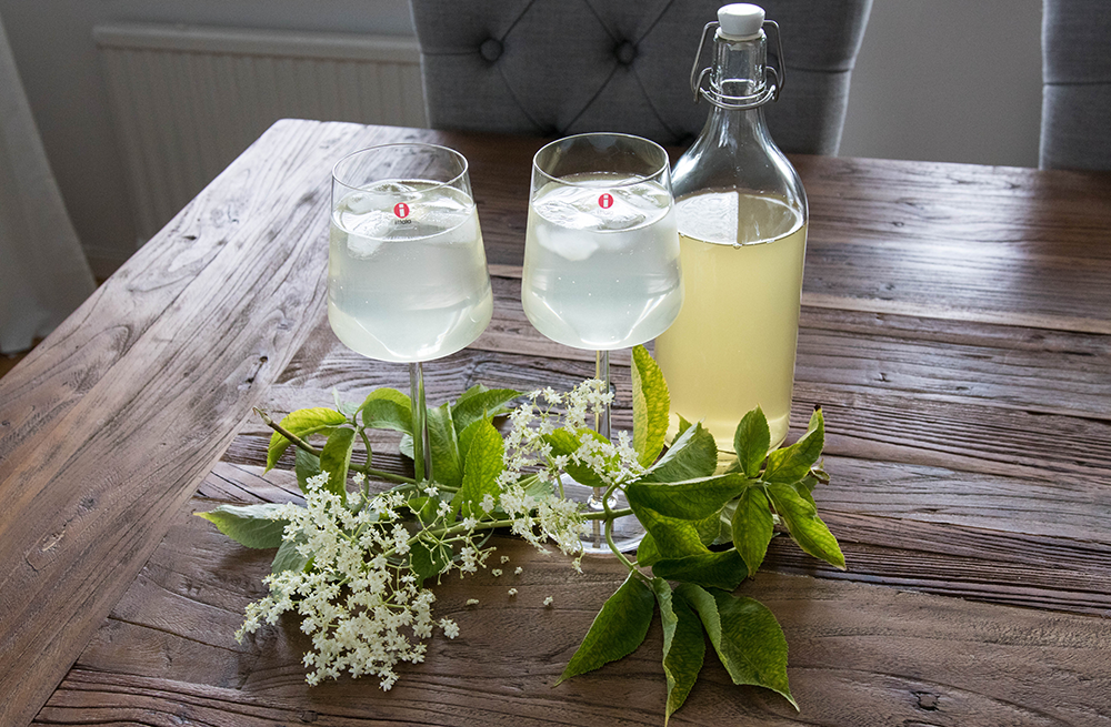 hemmagjord flädersaft