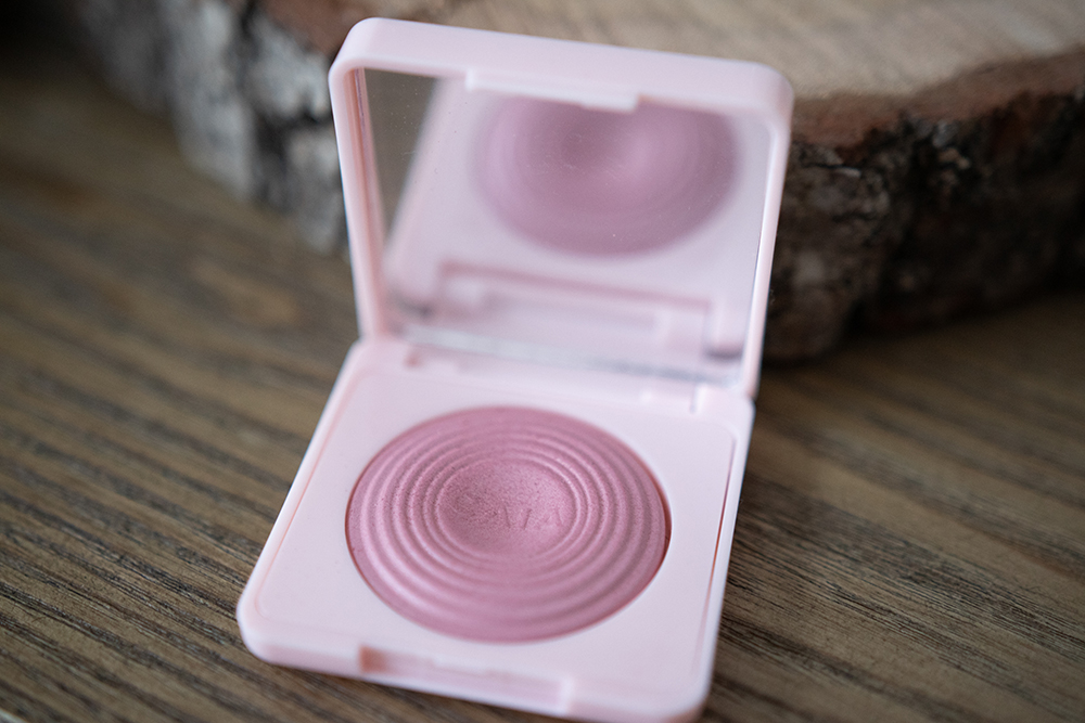 Caia Cosmetics Julkalender Del 1. Raspberry passion blush.